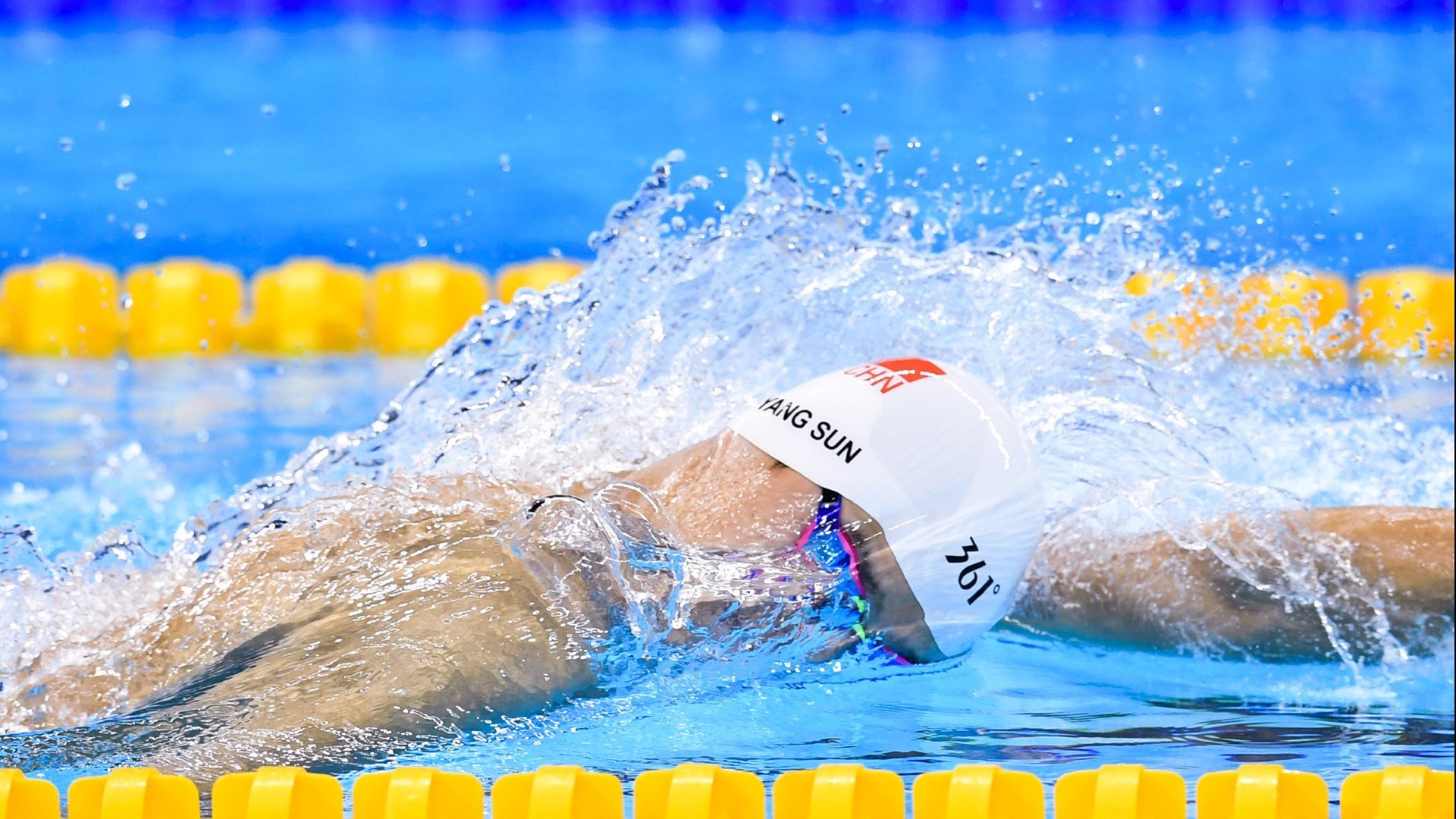 产业资本蜂拥而入，推动电竞从单一比赛向多元生态转变，电竞产业模式